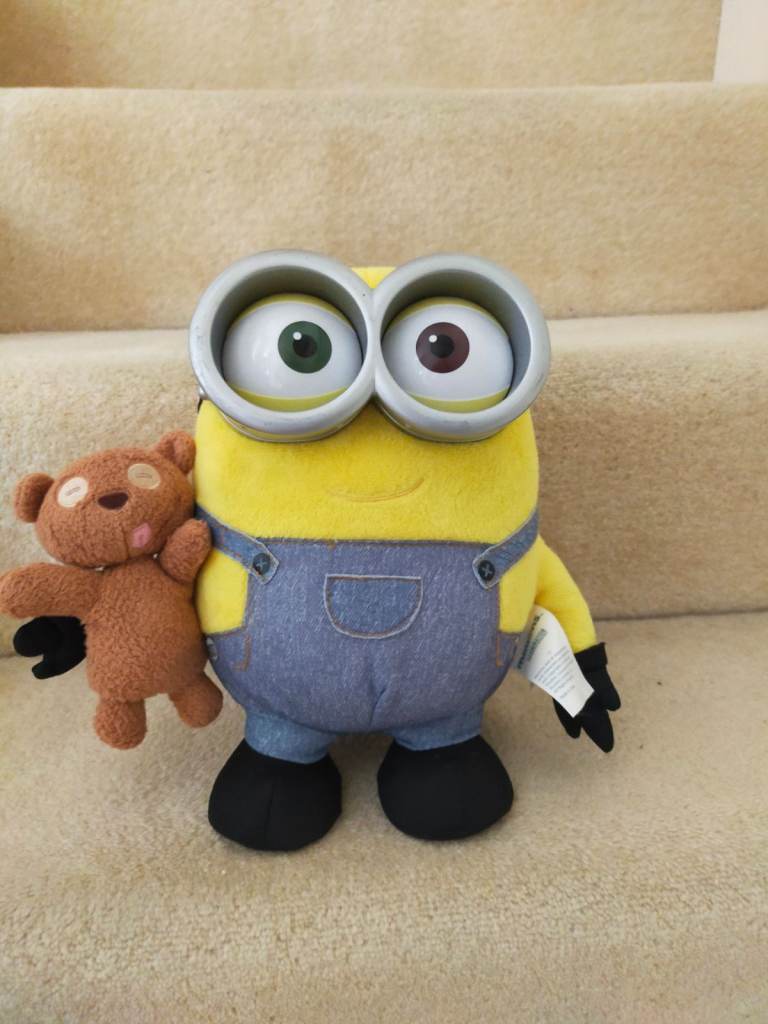 Minions talking blushing Bob with teddy international illuminations 