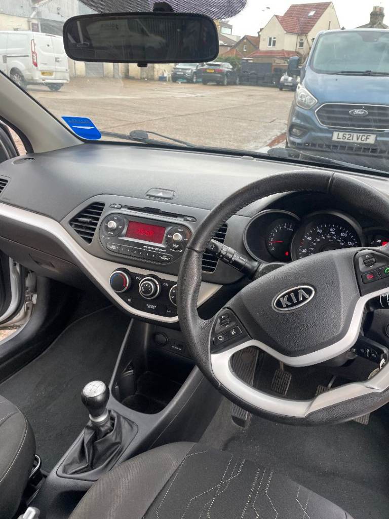 Kia picanto ,petrol ,1248 ,hatchback , 2012 ,silver , 5 doors , manual 