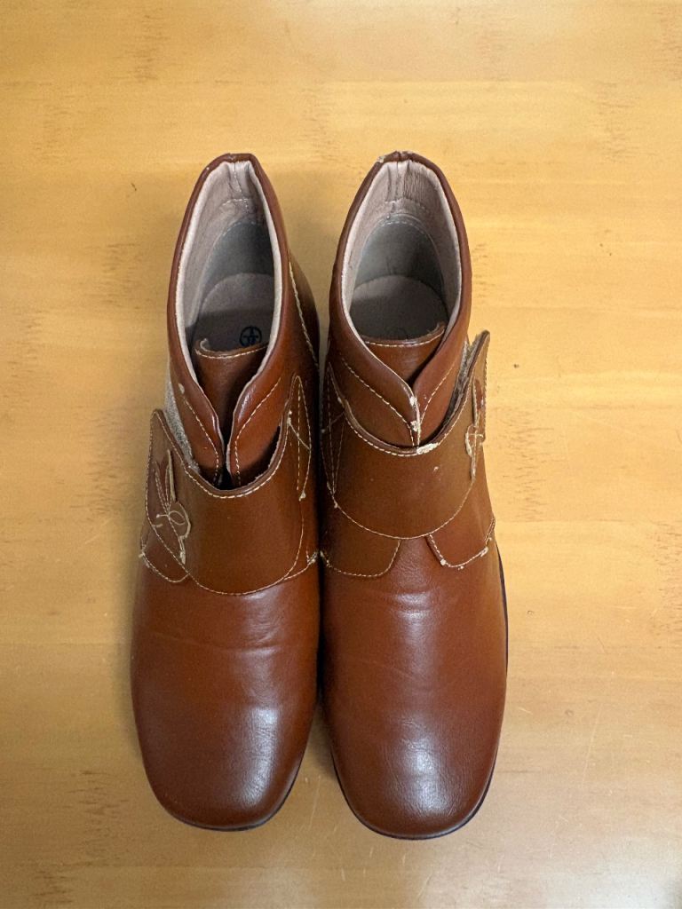 Pavers Brown Leather Ankle Boots - Women's, Excellent Condition Size 5