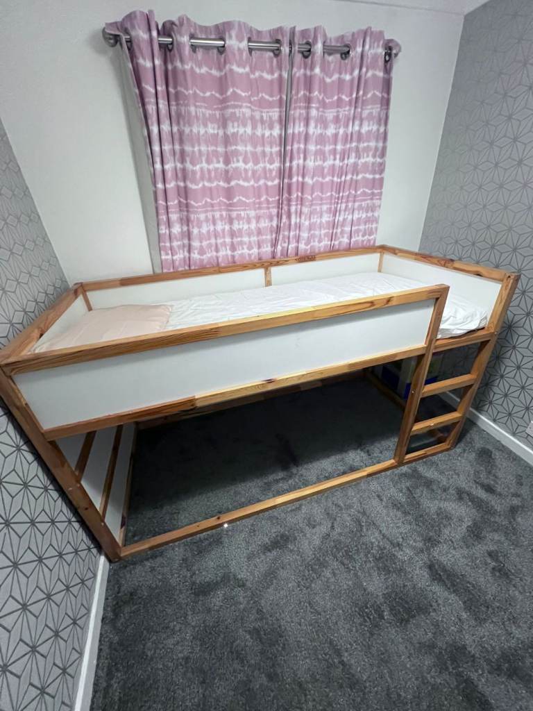 Mid sleeper bed
