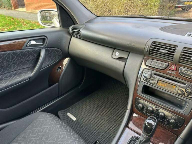 2003 Mercedes-Benz C Class 1.8 C180 Kompressor Elegance SE 4dr Petrol Automatic