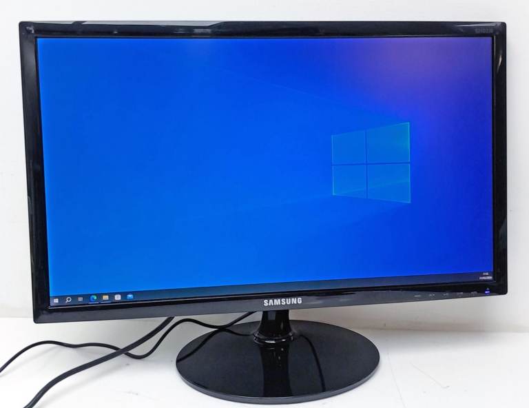 Samsung 24 inch HD Monitor - 1ms - S24D330H