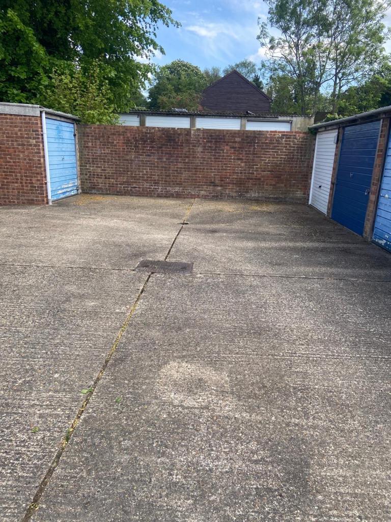     Garage To Let – Secure Lock-Up, Easy Access. Sutton sm2