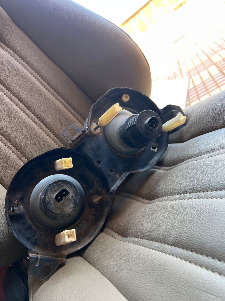 BMW E30 vorfacelift Hella headlights