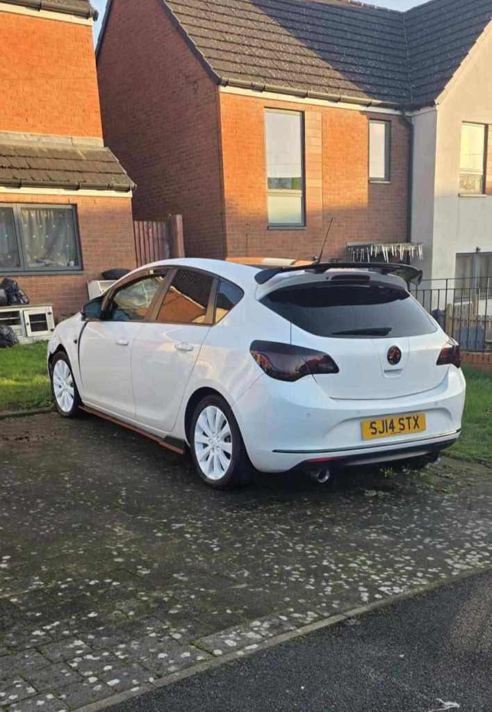 Vauxhall, ASTRA, Hatchback, 2014, Manual, 1598 (cc), 5 doors