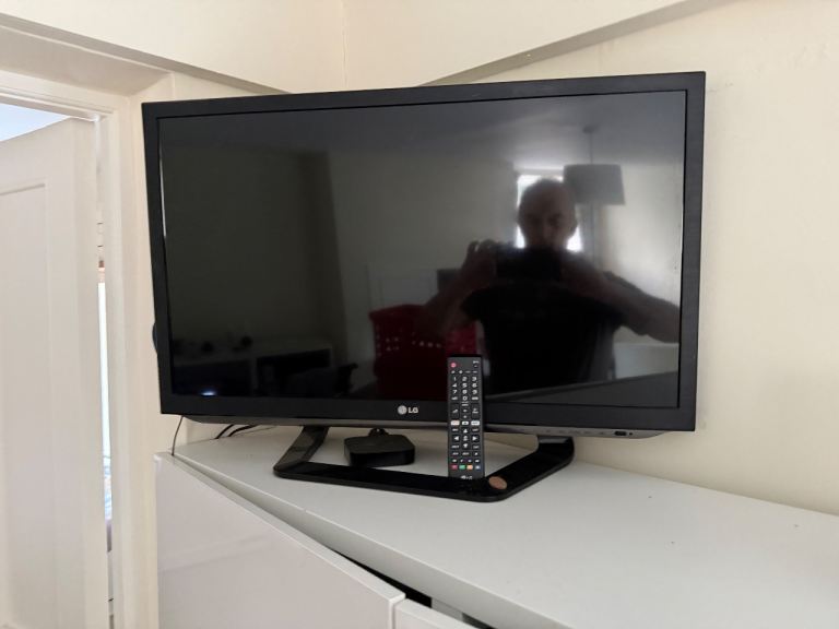 32” TV with remote