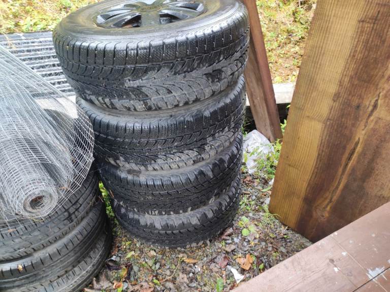 4x winter tyres and rims 265 / 70 R16