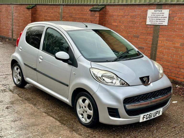 PEUGEOT 107 1.0 12V Sportium Euro 5 5dr 2011