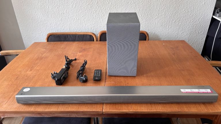 LG SJ4 Sound Bar with Wireless Subwoofer - 320W