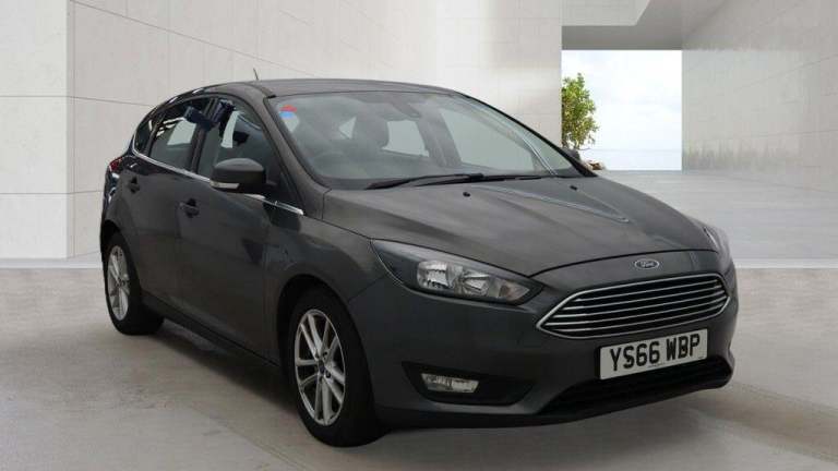 2016 Ford Focus 1.0T EcoBoost Zetec Euro 6 (s/s) 5dr HATCHBACK Petrol Manual