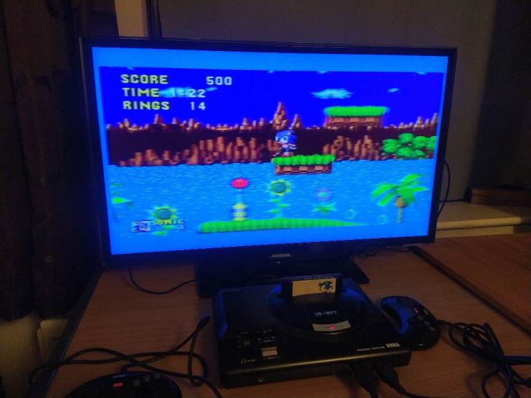 Sega Mega Drive ORIGINAL console + 3 games, Sonic The Hedgehog, Virtua Racing Mortal Kombat