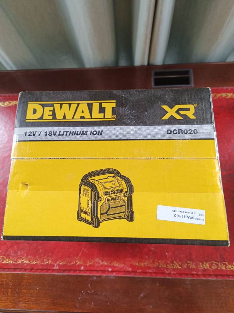 DeWALT radio