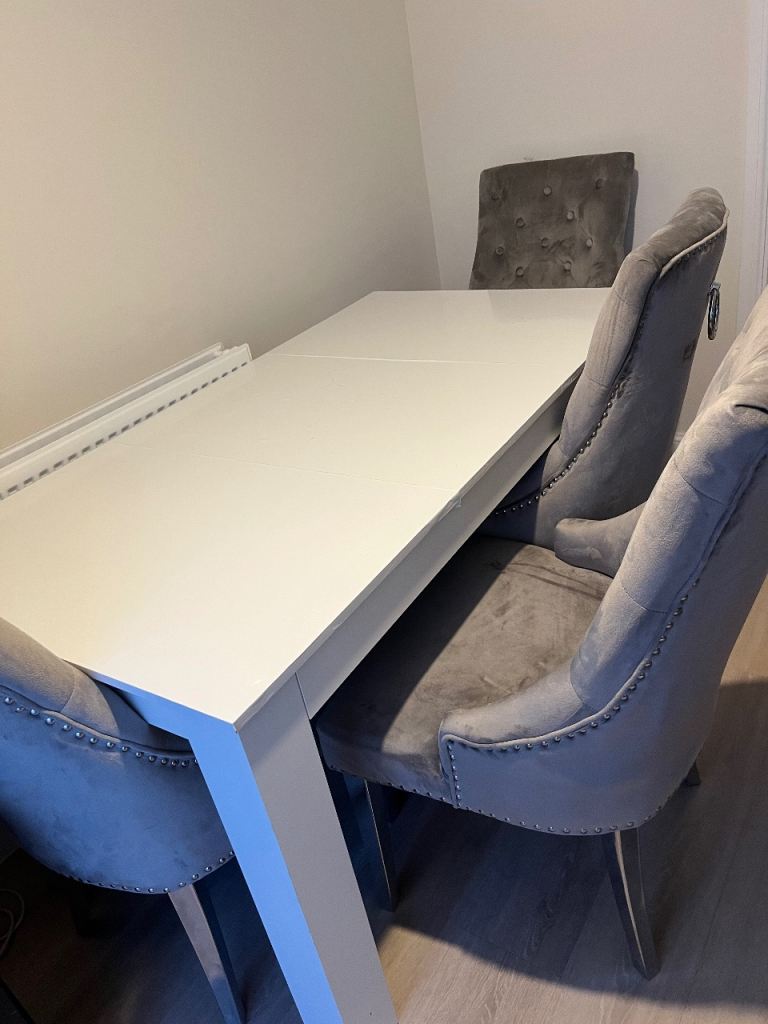 White Extendable Dining Table with 4 Grey Velvet Chairs