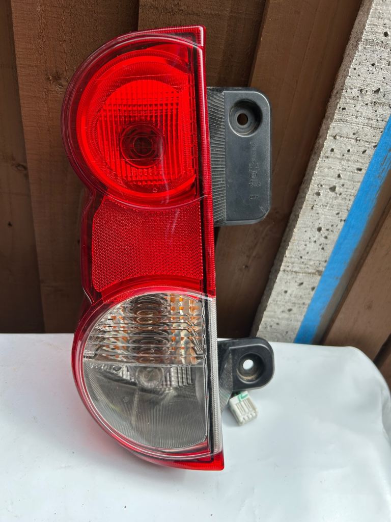 Nissan nv200 rear lights/lamps