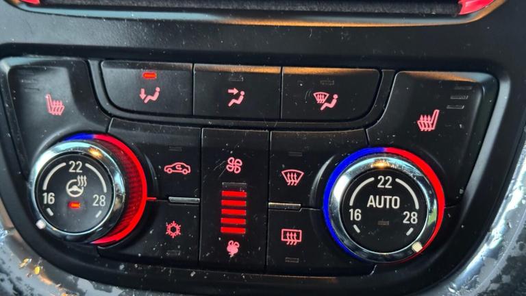 2015 Vauxhall Mokka 1.6i SE 2WD Euro 6 (s/s) 5dr HATCHBACK Petrol Manual