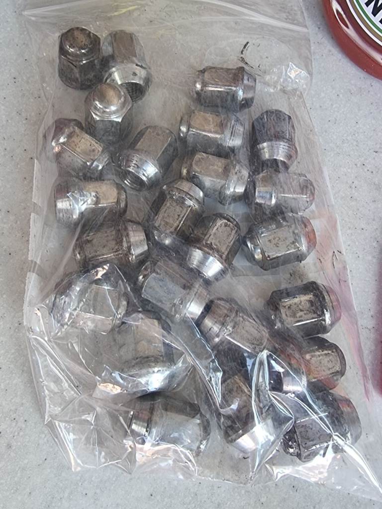 4 x 18" Alloy Wheels 