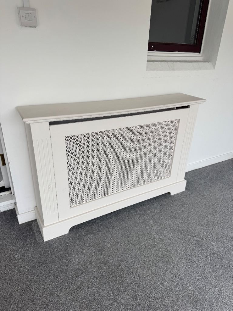White Wood Radiator Cover – Good Condition, Ready to Use
