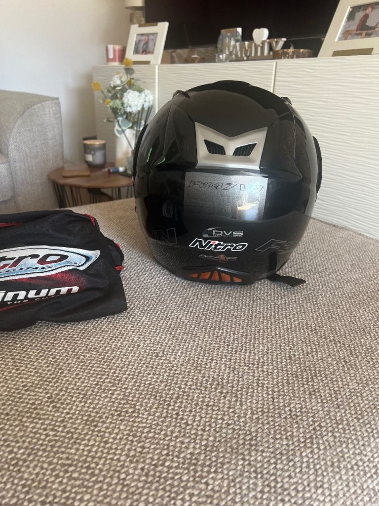 Motor cycle helmet 