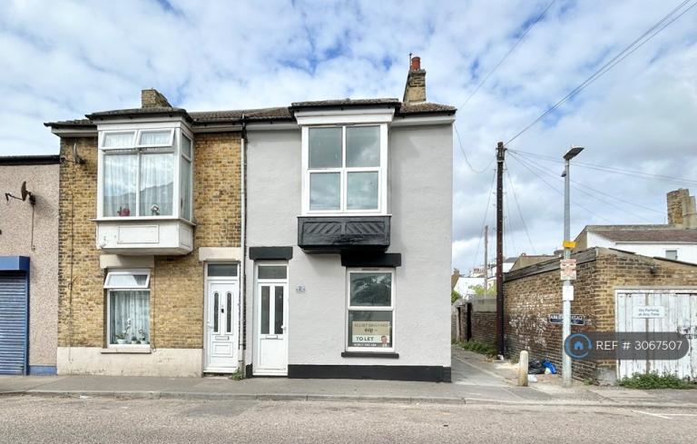 3 bedroom house in Richmond Street, Sheerness, ME12 (3 bed) (#3067507)