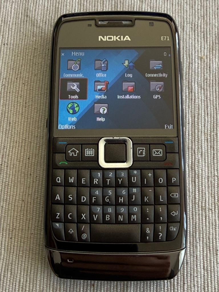 Nokia E71