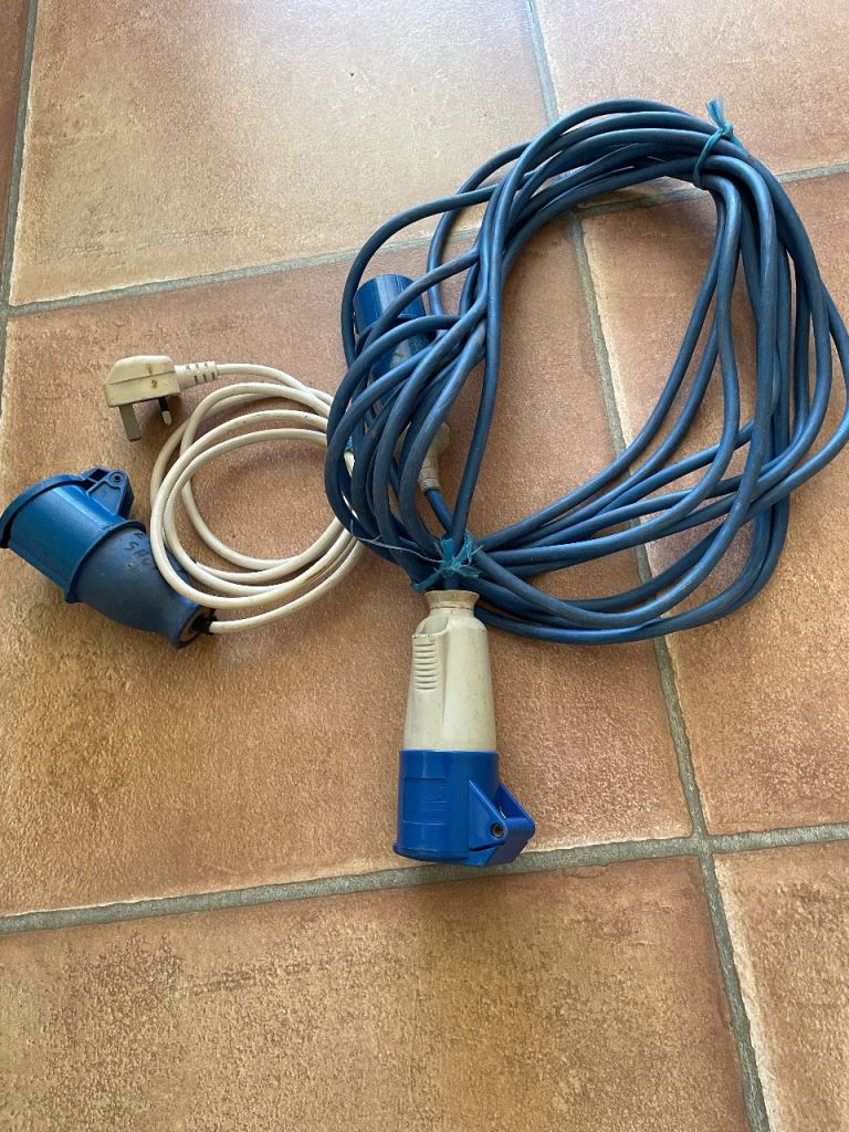 Caravan/ camping extension lead and adaptor 