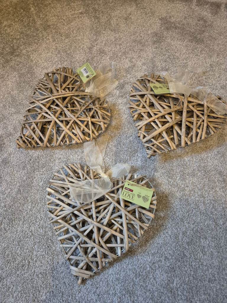 Hobbycraft wicker hearts x3 