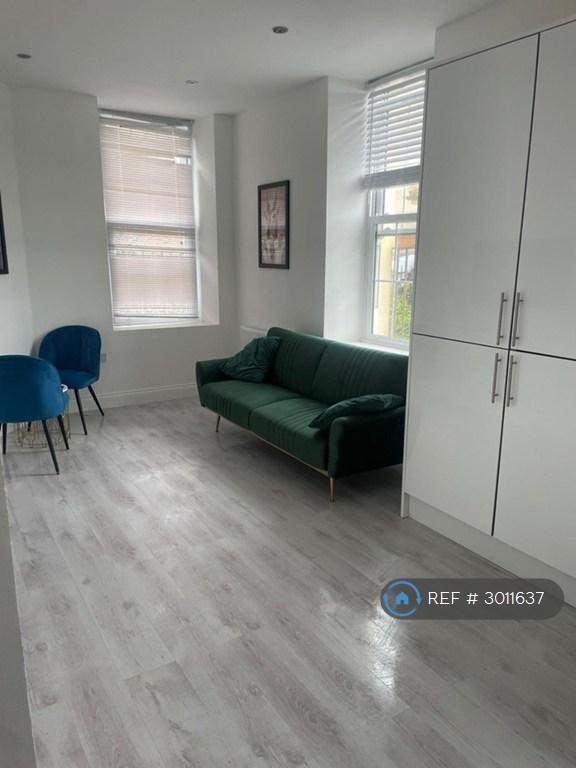 1 bedroom flat in Sea View Court, Walton On The Naze, CO14 (1 bed) (#3011637)