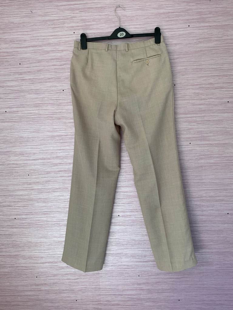 A classic men’s trousers, beige color by Oscar Jacobson W 34”
