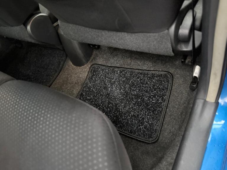 2010 Toyota Yaris 1.33 Dual VVT-i TR Euro 4 (s/s) 5dr HATCHBACK Petrol Manual