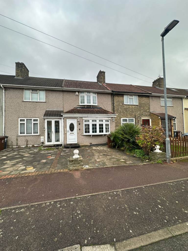 2 Bedroom House to Let In Haresfield Road, Dagenham , RM10 8RR