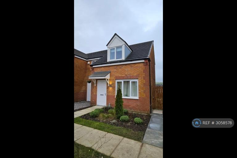 3 bedroom house in Hill Top Drive, Rochdale, OL11 (3 bed) (#3058578)