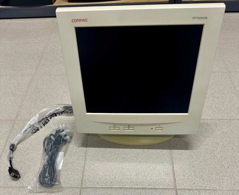 Vintage / Retro Compaq TFT5000S colour TFT monitor