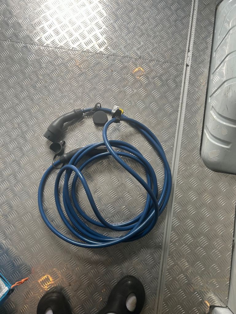 Genuine Ford EV Charging Cable 8 m – Type 2 / 32 A / 3-phase 