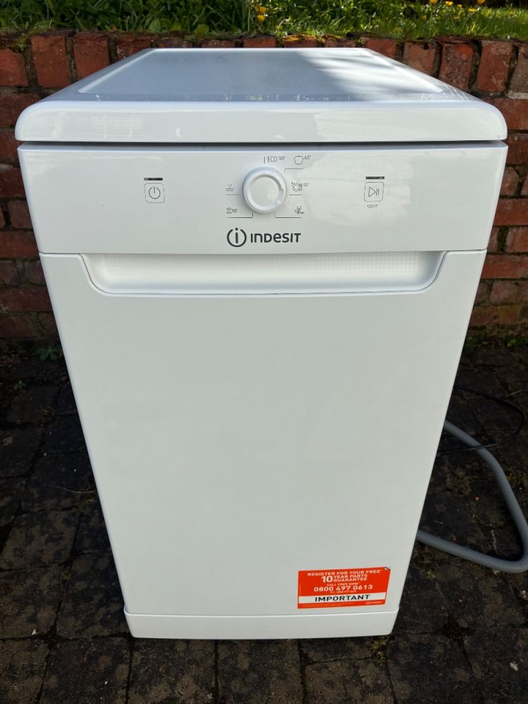 Indesit slimline dishwasher 