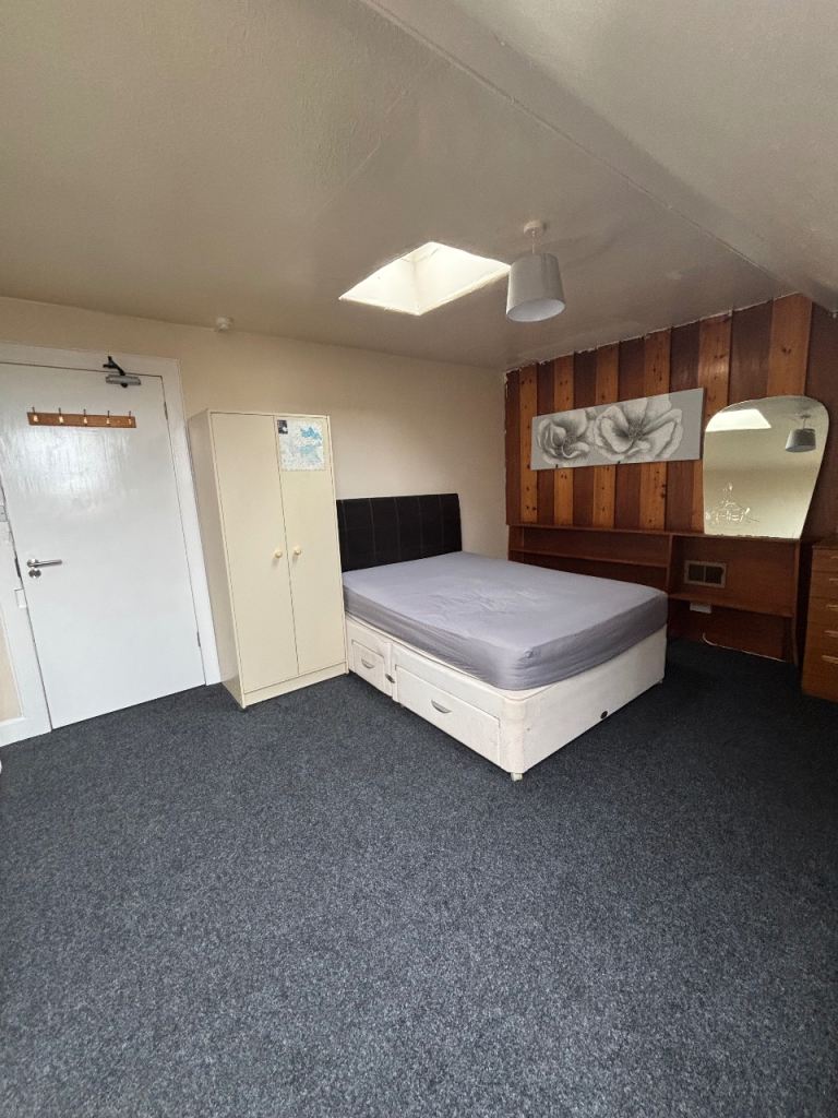 City centre room to rent, ALL BILLS INC ! Tollcross