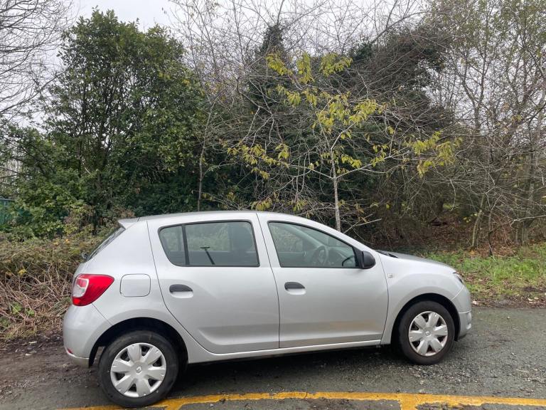 DACIA SANDERO 1.2 AMBIANCE 16 REG 5 DOOR SERVICE HISTORY MOT JULY 28TH 2026 LOW INSURANCE 48+MPG 