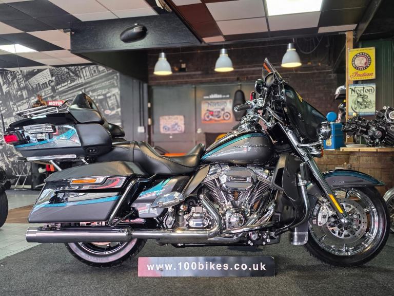 2015 HARLEY-DAVIDSON ULTRA LIMITED CVO ONLY 6,000 MILE'S 