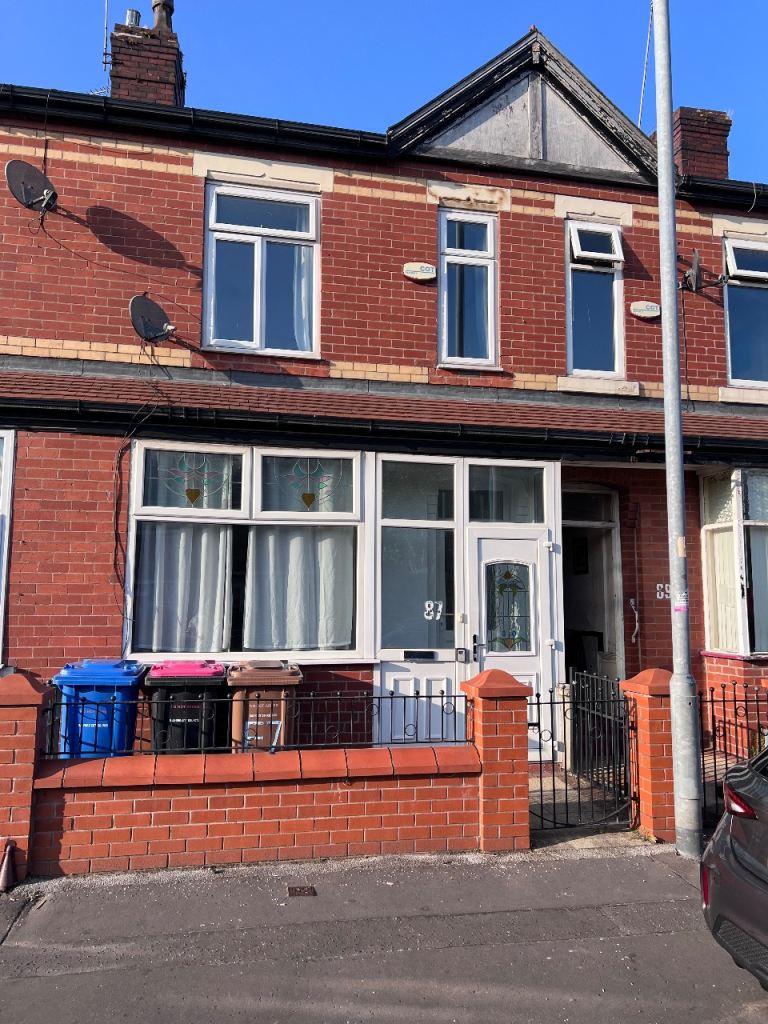 2 Bed, 2 Lounge, 1 Bedroom Terrace House, Broughton, Salford M6