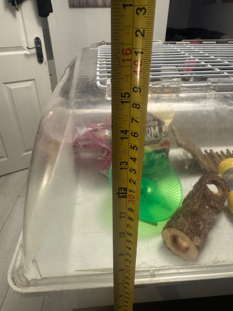 Extra large hamster/ rodent cage with accessories and food wheel tunnel 