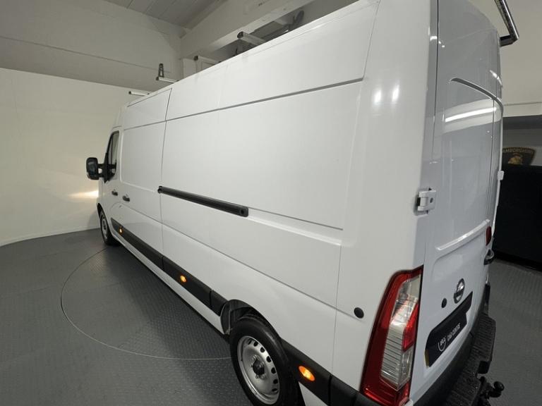 2021 Nissan NV400 dCi 35 Tekna Panel Van Diesel Manual