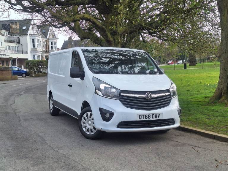 Vauxhall vivaro 2900 Sportive 1.6 diesel low miles Cheap insurance 