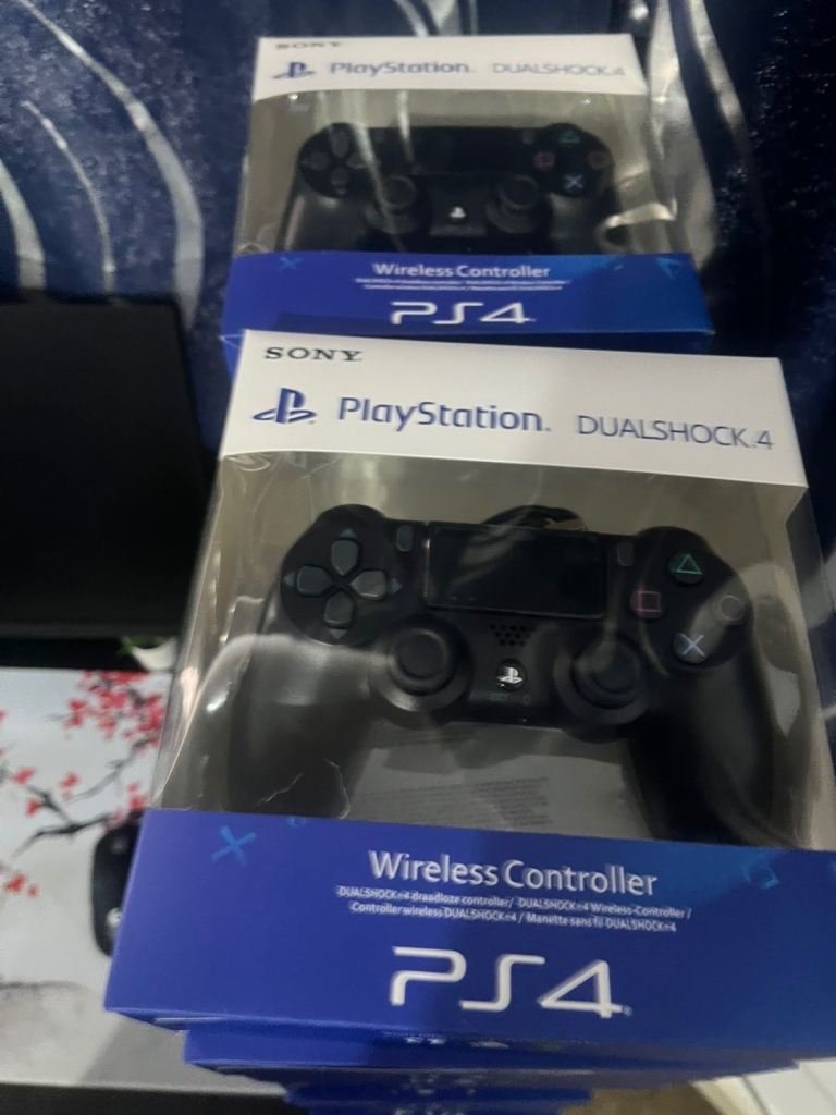 PlayStation 4 DualShock 4 Wireless Controller – Black