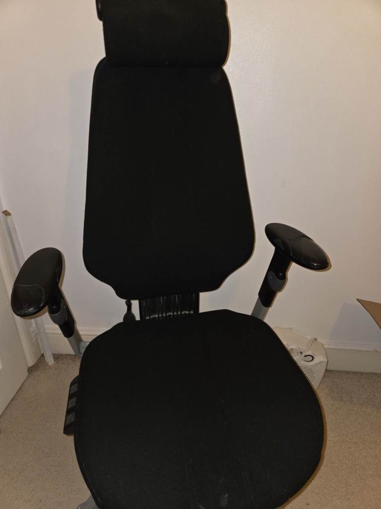 Black Fabric Office Chair - Ergonomic & Comfy