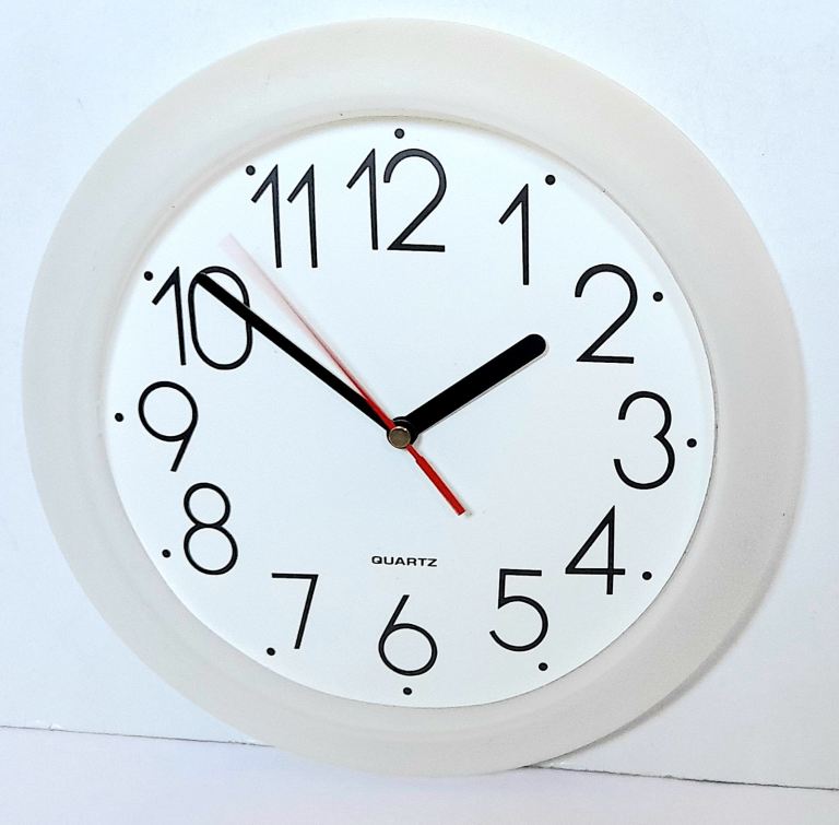 TRANSLUCENT QUARTZ WALL CLOCK - 27 cm diameter - 1 x AA battery - GOOD