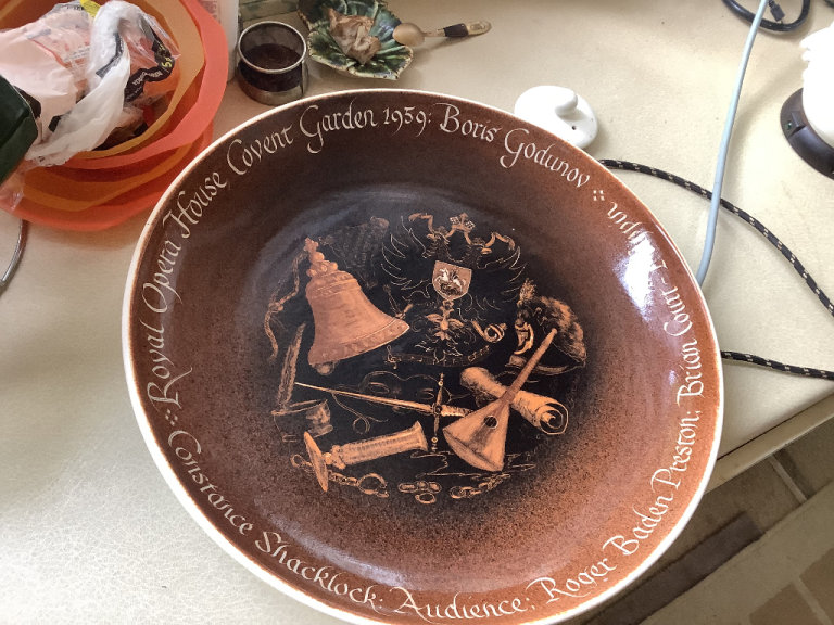 OPERA LOVERS  COVENT Garden Commemorative Plate by renowned potter Jen Parker