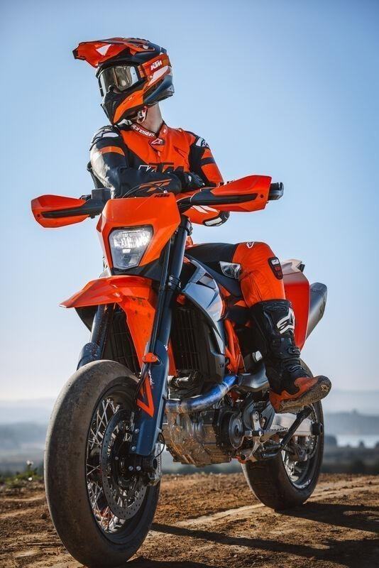 KTM 690 SMC-R 2026 MODEL, IN STOCK NOW. 