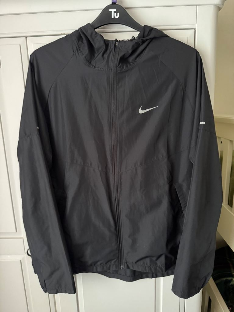 Nike miller jacket like new size L 