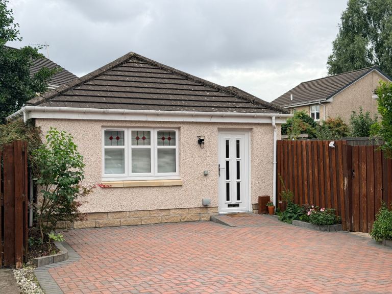 Fully Self-Contained Ground-Floor En-Suite Unit to Rent