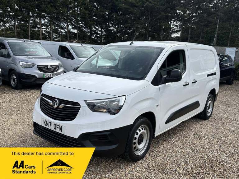 2022 Vauxhall Combo 2300 1.5 Turbo D 100ps H1 Dynamic Van PANEL VAN DIESEL Manual