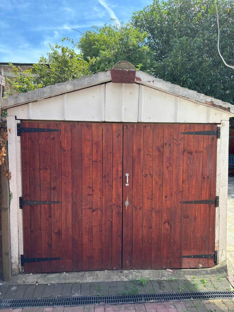 Spacious Garage to Rent - Willesden, London